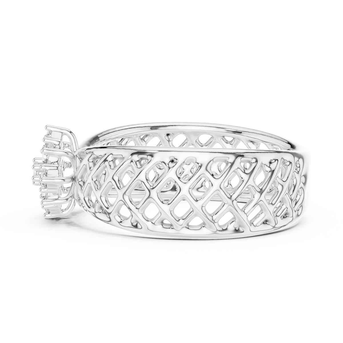 Elegant Filigree Diamond Statement Ring in Gold