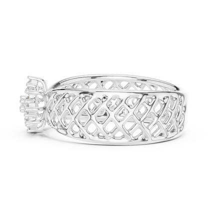 Elegant Filigree Diamond Statement Ring in Gold