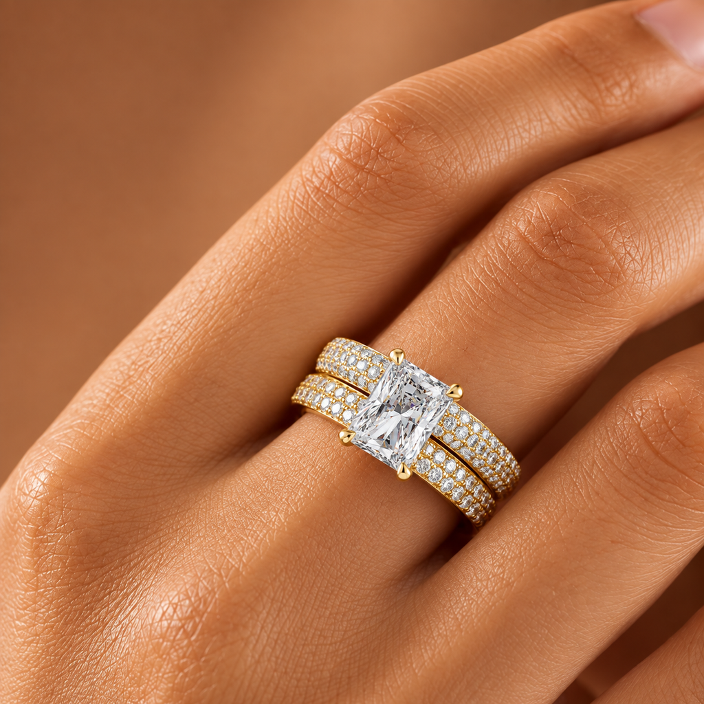 Verlobungsring mit Diamant im Smaragdschliff | Goldring mit doppeltem Halo