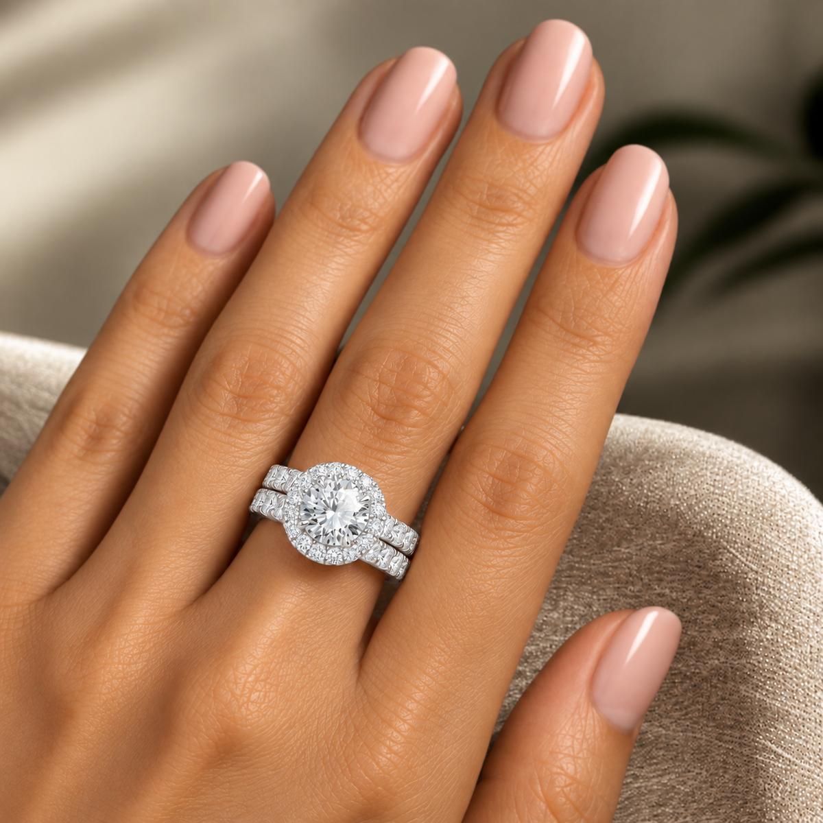 Beatrix Round Halo Lab Grown Diamond