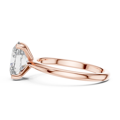 Brillanter, länglicher Diamant in einer minimalistischen schwebenden Kathedralenfassung