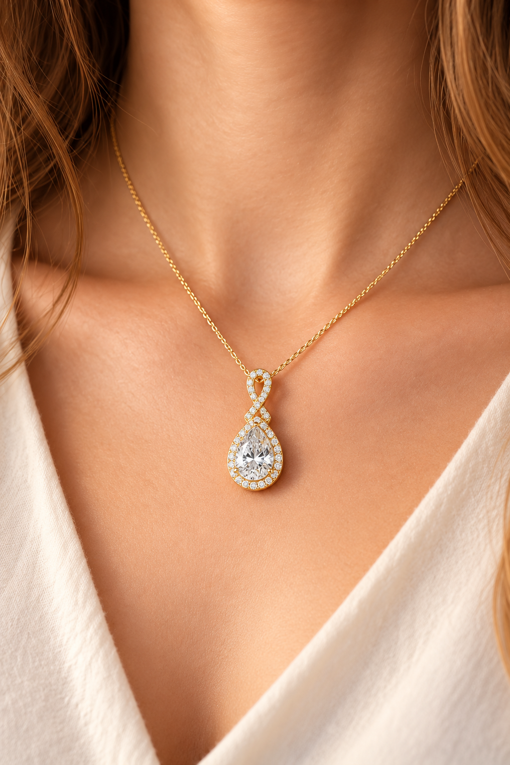 Feine Teardrop-Diamant-Halskette für Damen