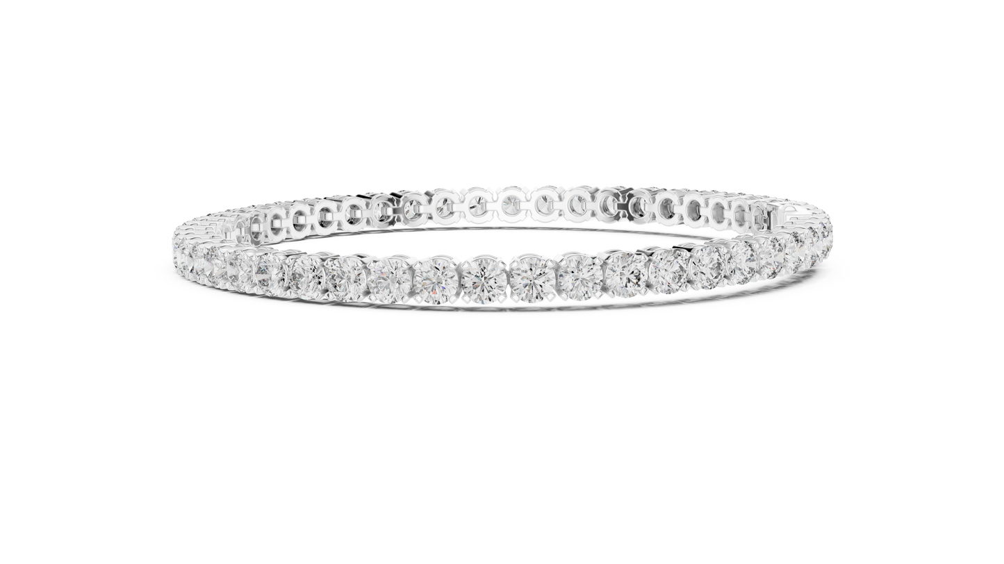 The Ultimate Sparkle: IGI Certified Round-Cut Halo Ring