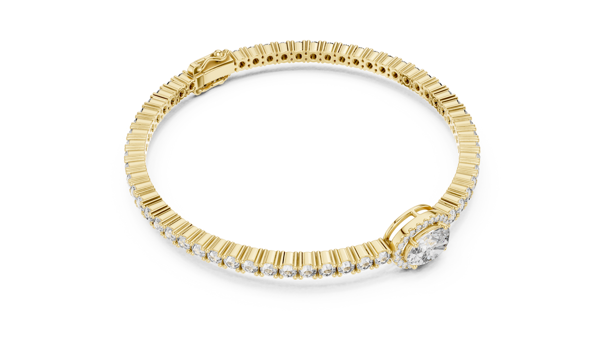 Center Glow Diamond Bracelet – Elegant Halo Style