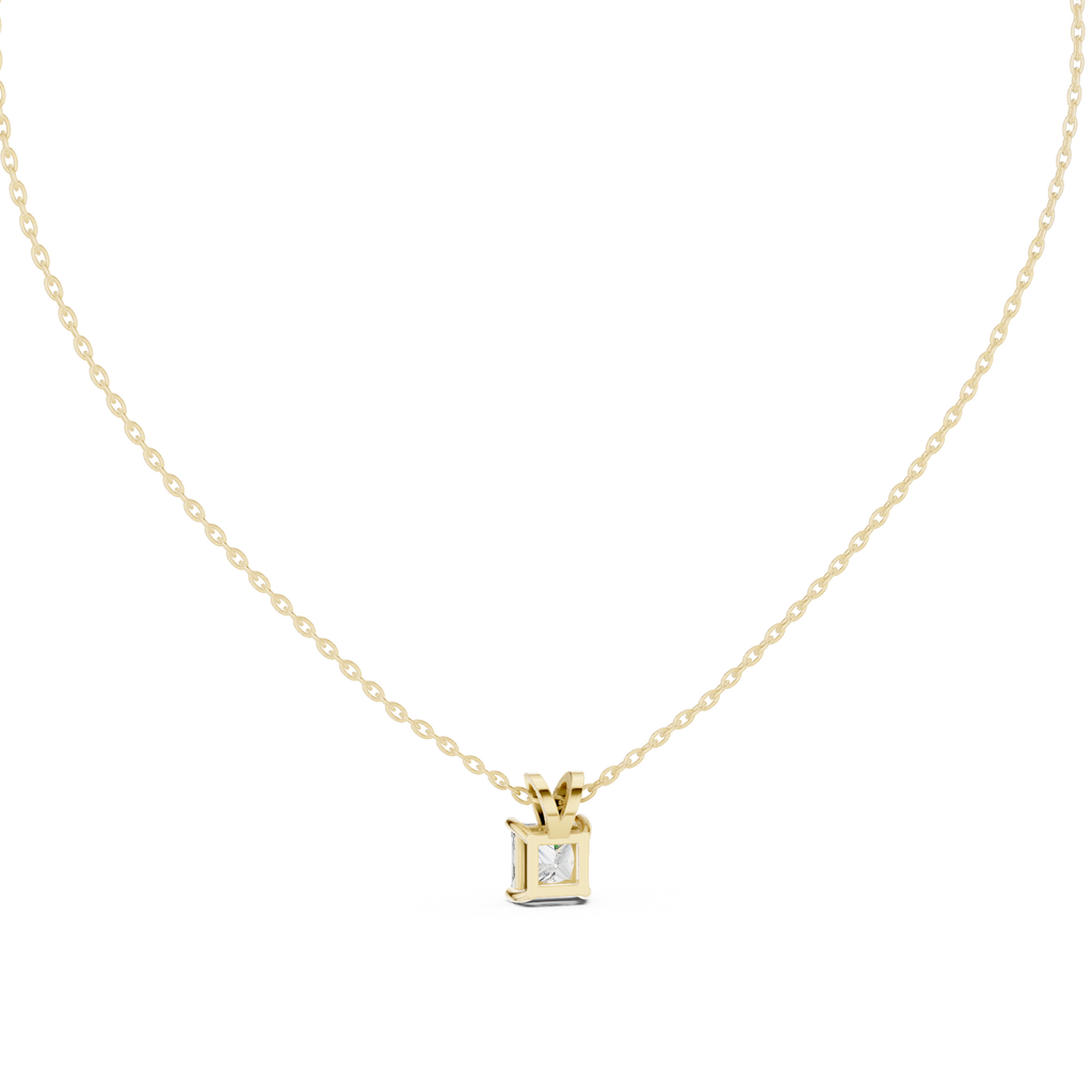 Klassischer quadratischer Diamantanhänger mit minimalistischer Krappenfassung