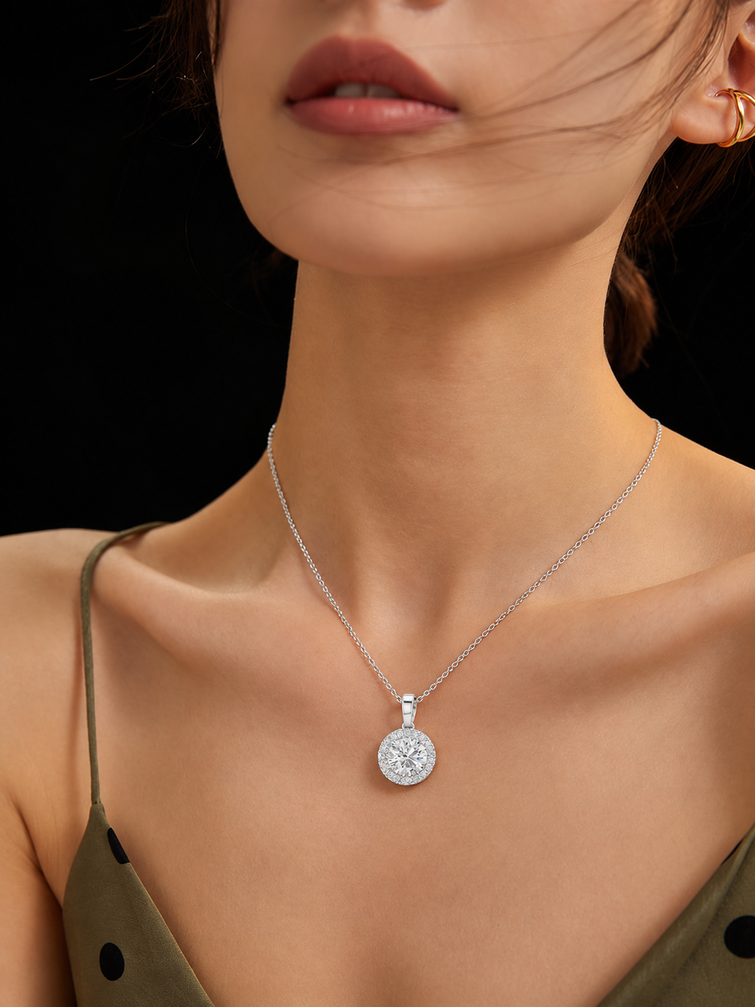 Mirenza Classic Round Brilliant Halo Lab Grown Diamond Pendant