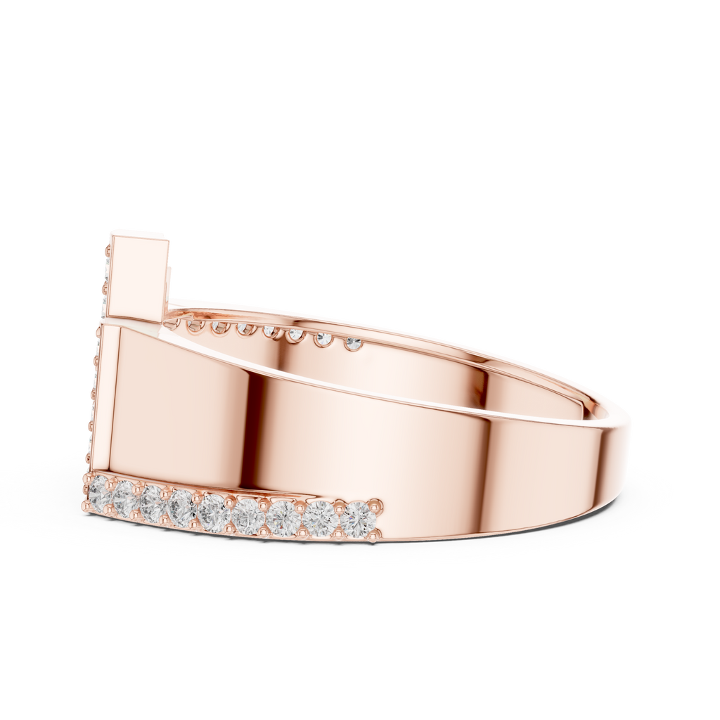 Classic Diamond Gold Ring – Elegant Luxury Band