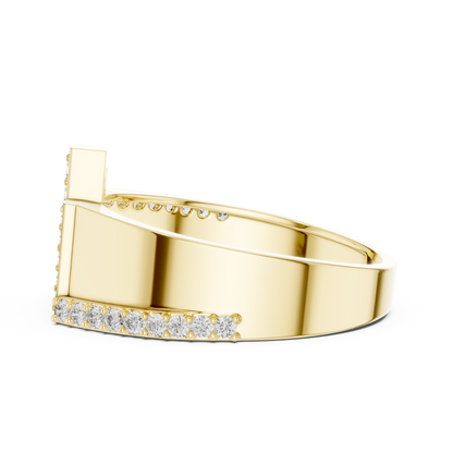 Classic Diamond Gold Ring – Elegant Luxury Band