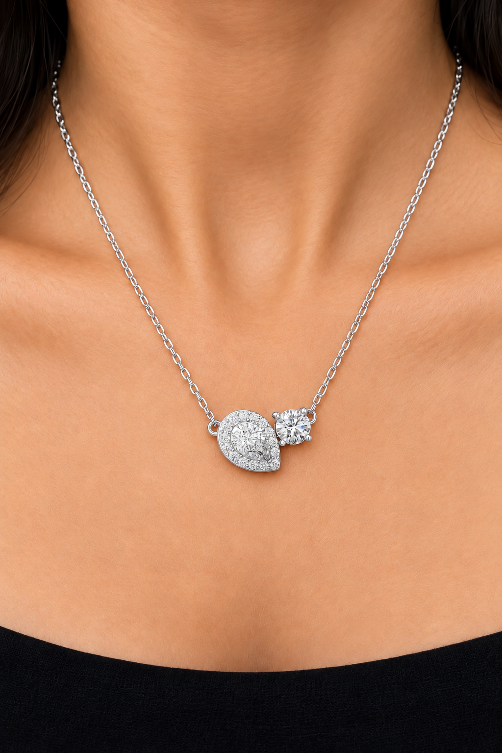 Halskette mit zwei Steinen in Roségold und tropfenförmigem Heiligenschein-Design