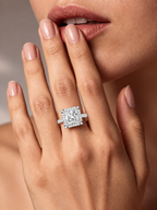 Prinzessschliff mit Brillant-Halo und funkelnder Ringschiene