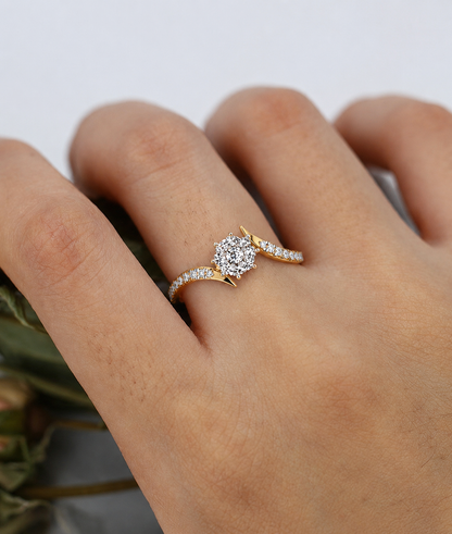 Elegant Gold Twist Ring with Center Diamond Cluster